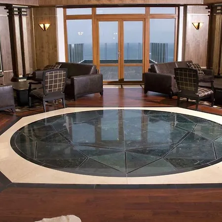 Private In Emerald Beach & 5*