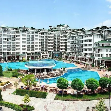 Private In Emerald Beach & 5* Apartment Ravda