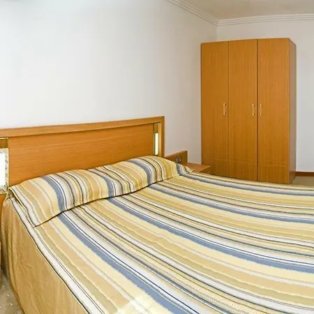 Private In Emerald Beach & 5* *