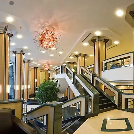 Private In Emerald Beach & 5*