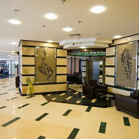 Private In Emerald Beach & 5* *