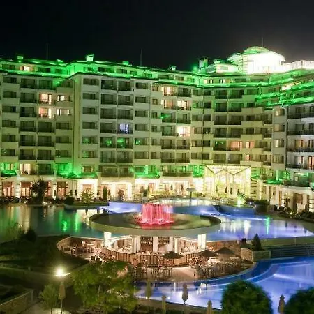 Private In Emerald Beach & 5*