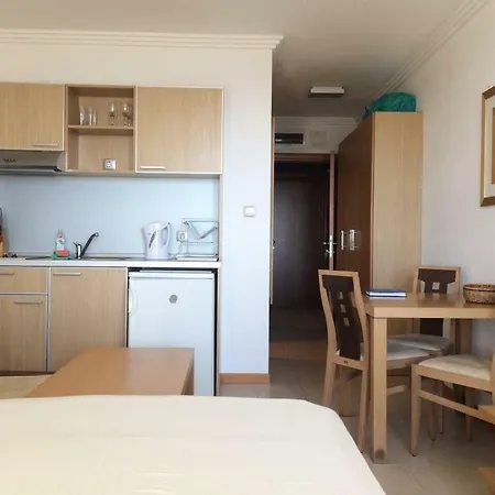 Private In Emerald Beach & 5* Ravda