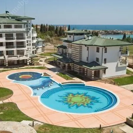 Private In Emerald Beach & 5* Apartamento *